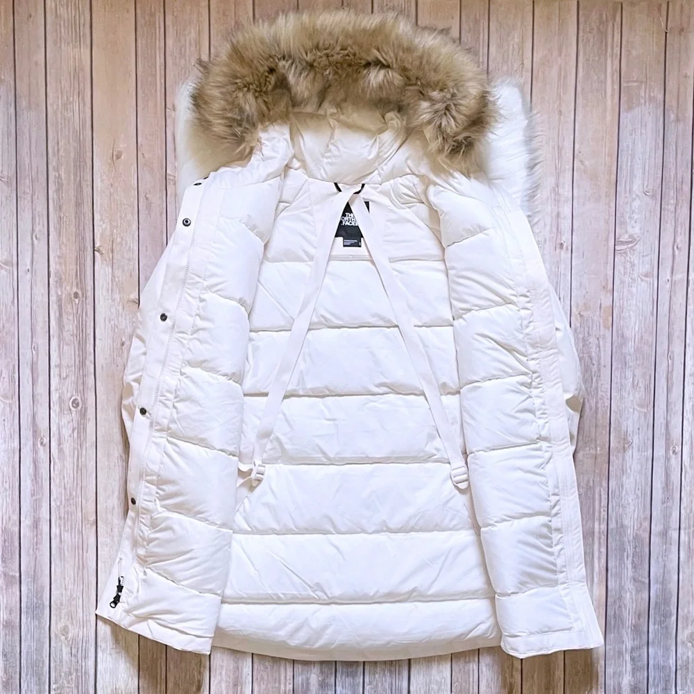 The North Face Women’s New Outerboroughs Parka - Picture 6 of 10